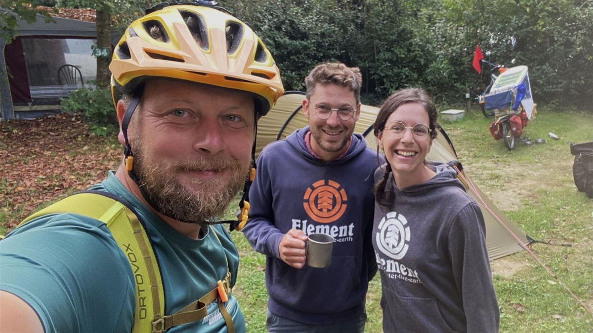 Jedno z mnohých príjemných stretnutí, tentoraz v kempe s Anouck a Florent, ktorí cestovali do Santiaga de Compostela na bicykli.